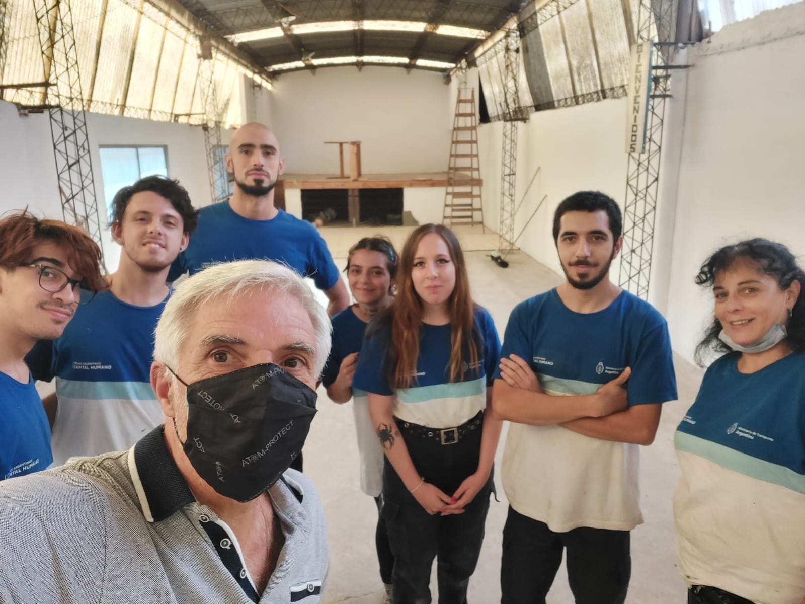 Los jóvenes del Programa Cooperar continúan con los trabajos de puesta a punto del “Centro de Jubilados Luna de Otoño” y de la “Asociación Amigos y Jubilados Estación Carapachay” en Vicente López.