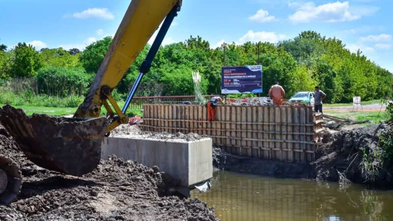 La Municipalidad de Escobar intensifica la construcción del puente vial sobre el arroyo Garín y la pavimentación de la calle Independencia en Ingeniero Maschwitz