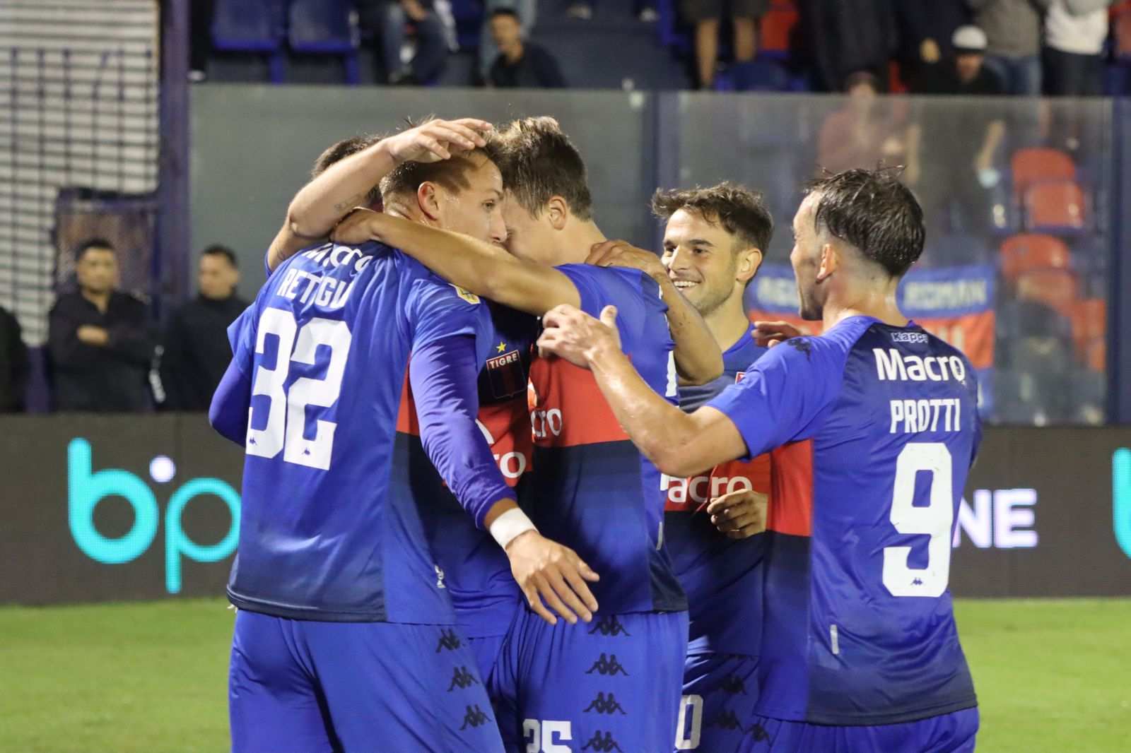 Tigre recibe a Huracán pensando en un triunfo que lo deposite en la Punta de su zona