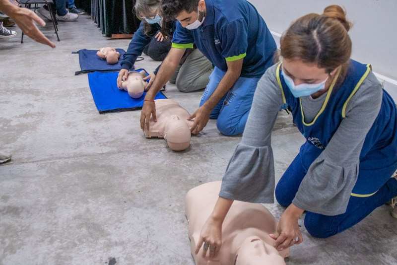 San Fernando brindó una nueva capacitación en RCP al personal municipal de Educación