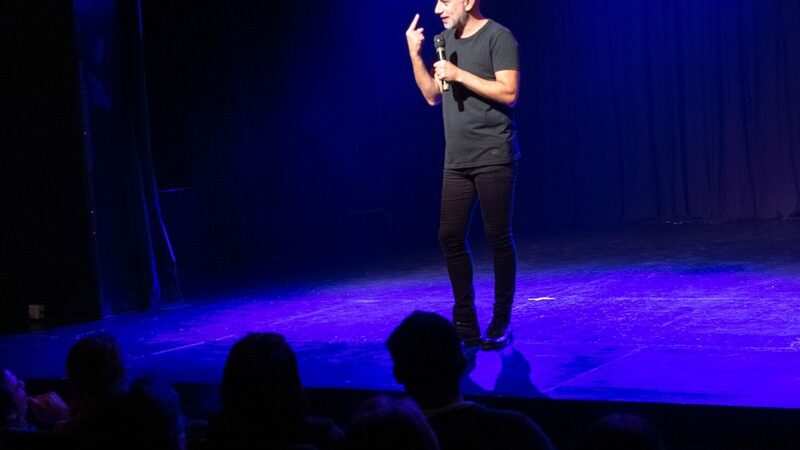 A sala llena, Martín Pugliese subió a escena en el Teatro Martinelli