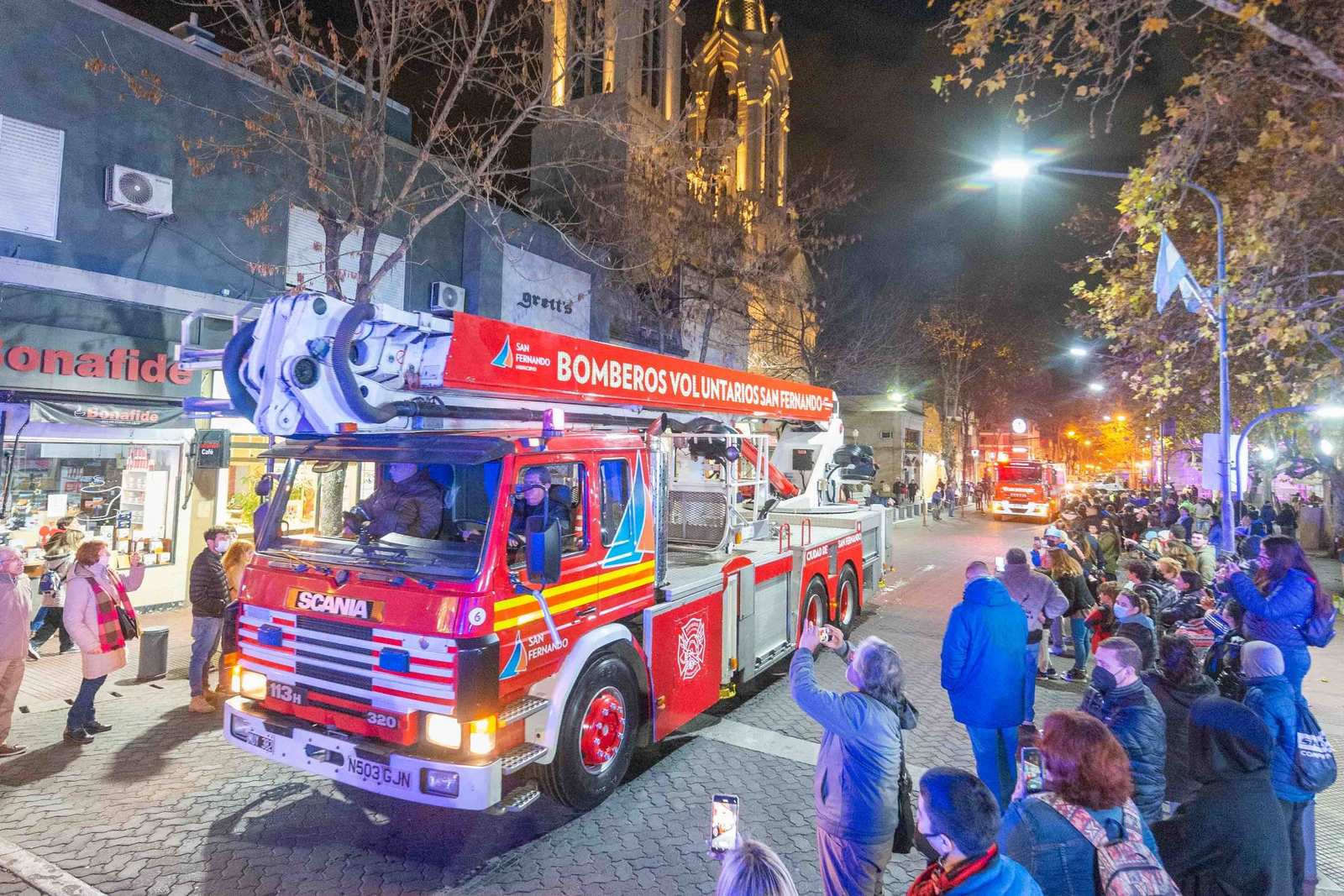 San Fernando rindió otro homenaje a sus Bomberos, que presentaron nuevas autobombas