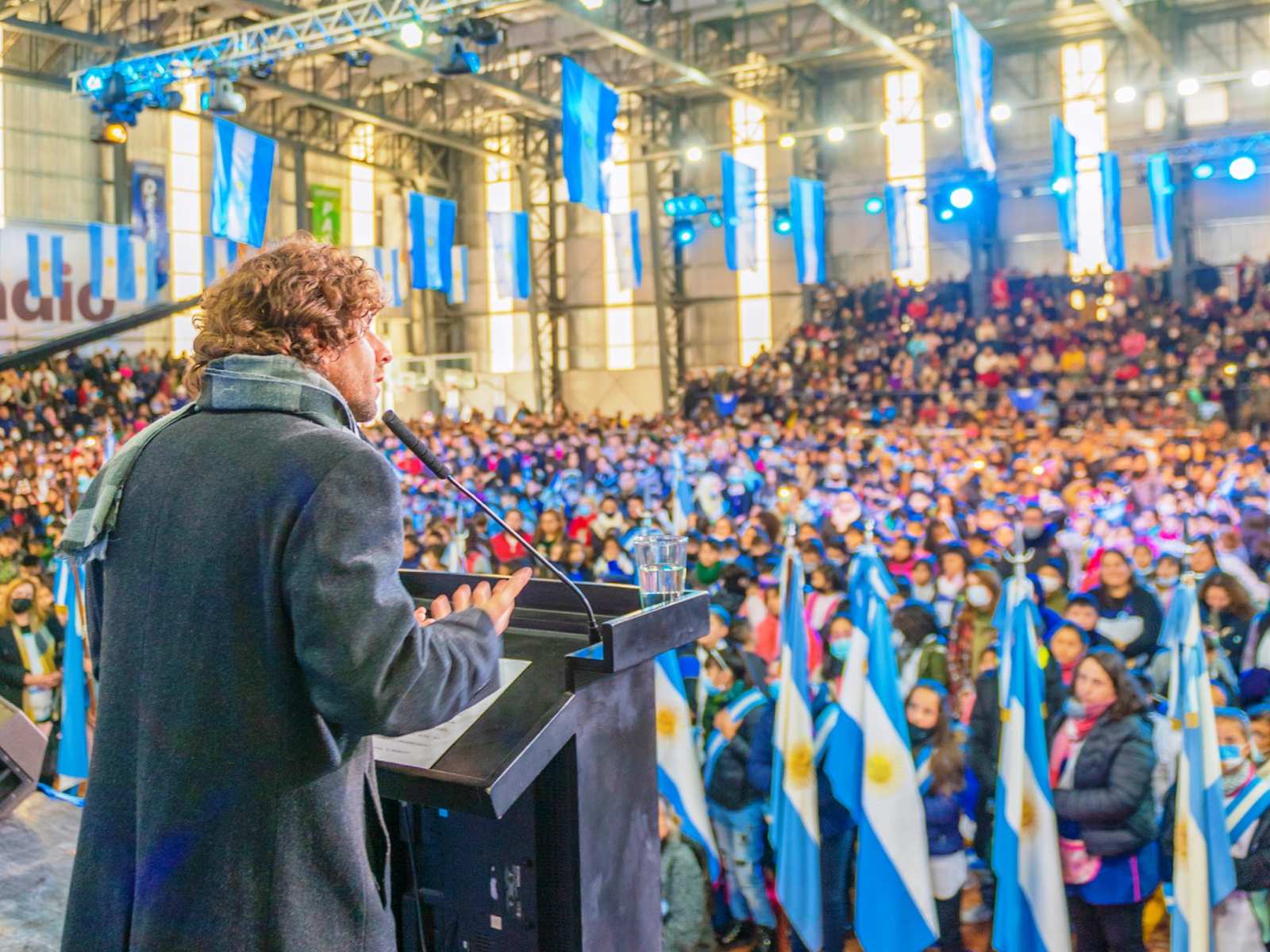 Juan Andreotti tomó la Promesa a la Bandera a 3.000 alumnos sanfernandinos