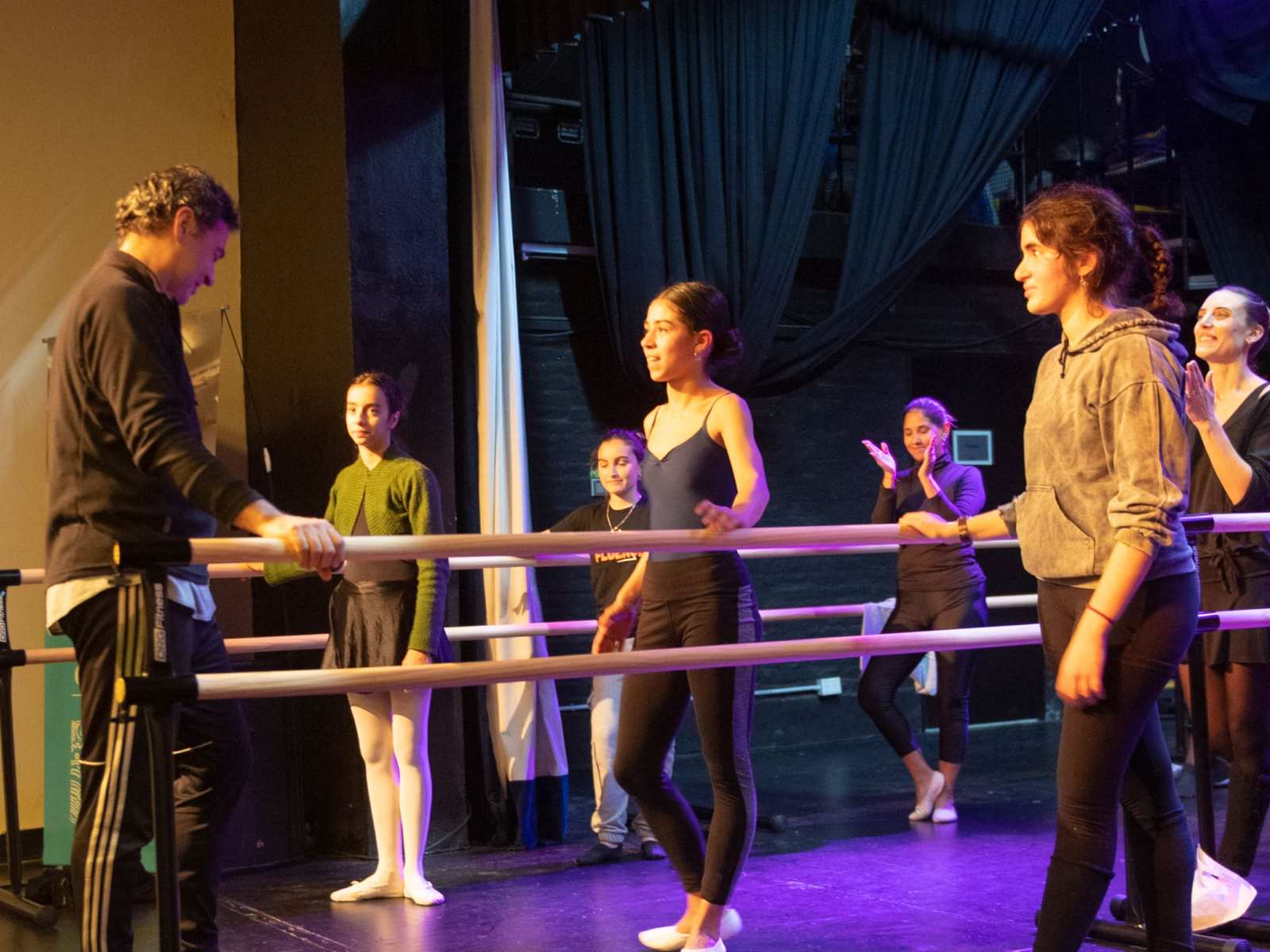 Iñaki Urlezaga brindó una clase magistral de danza en San Fernando