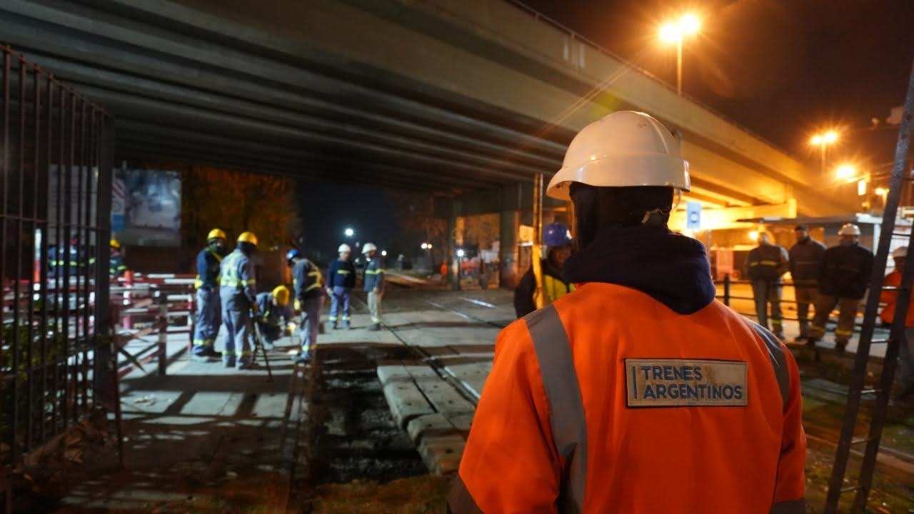 Renovación de Vías eléctricas en Estación José León Suarez