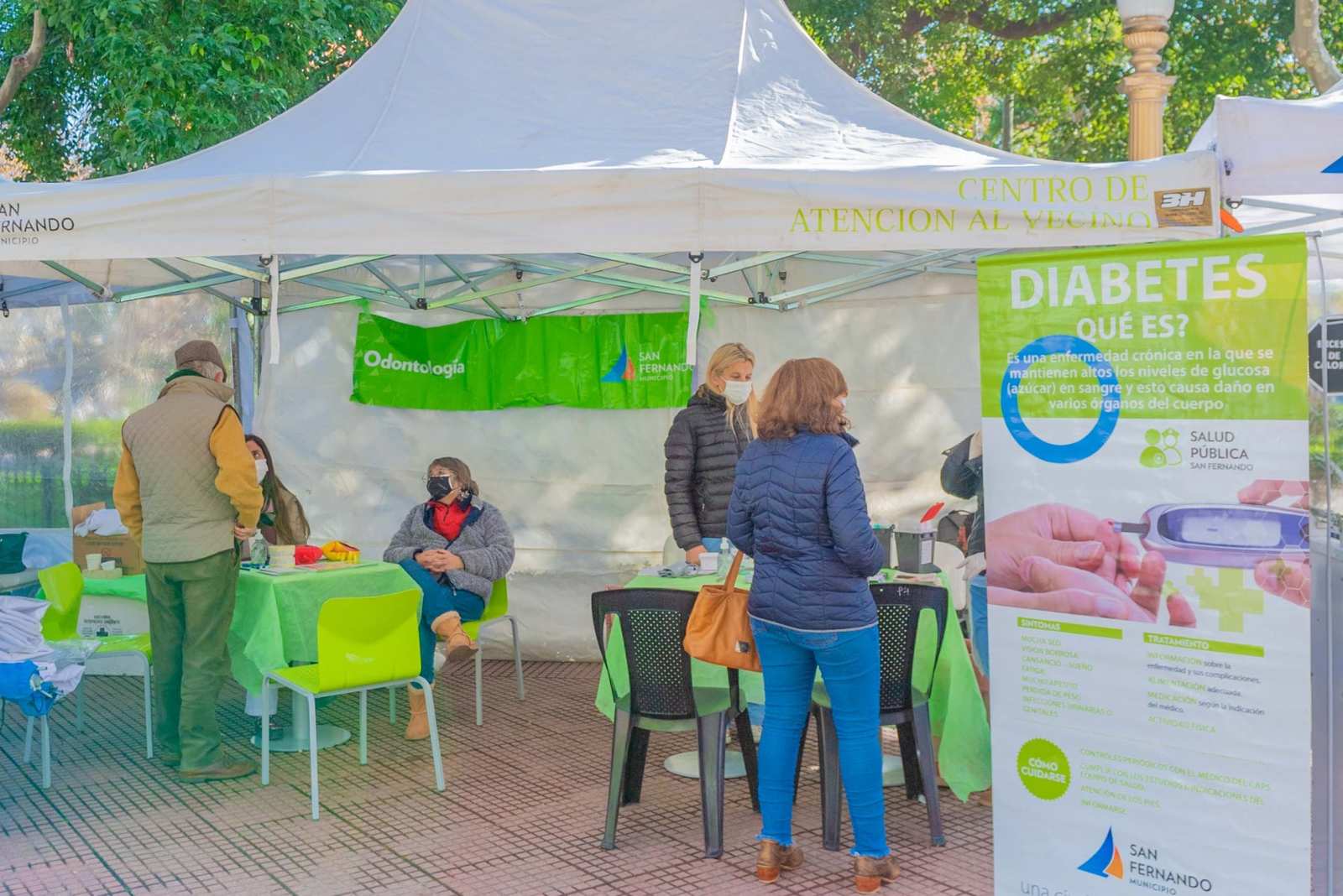 San Fernando ofreció nuevamente charlas y controles de Salud en la Plaza Mitre