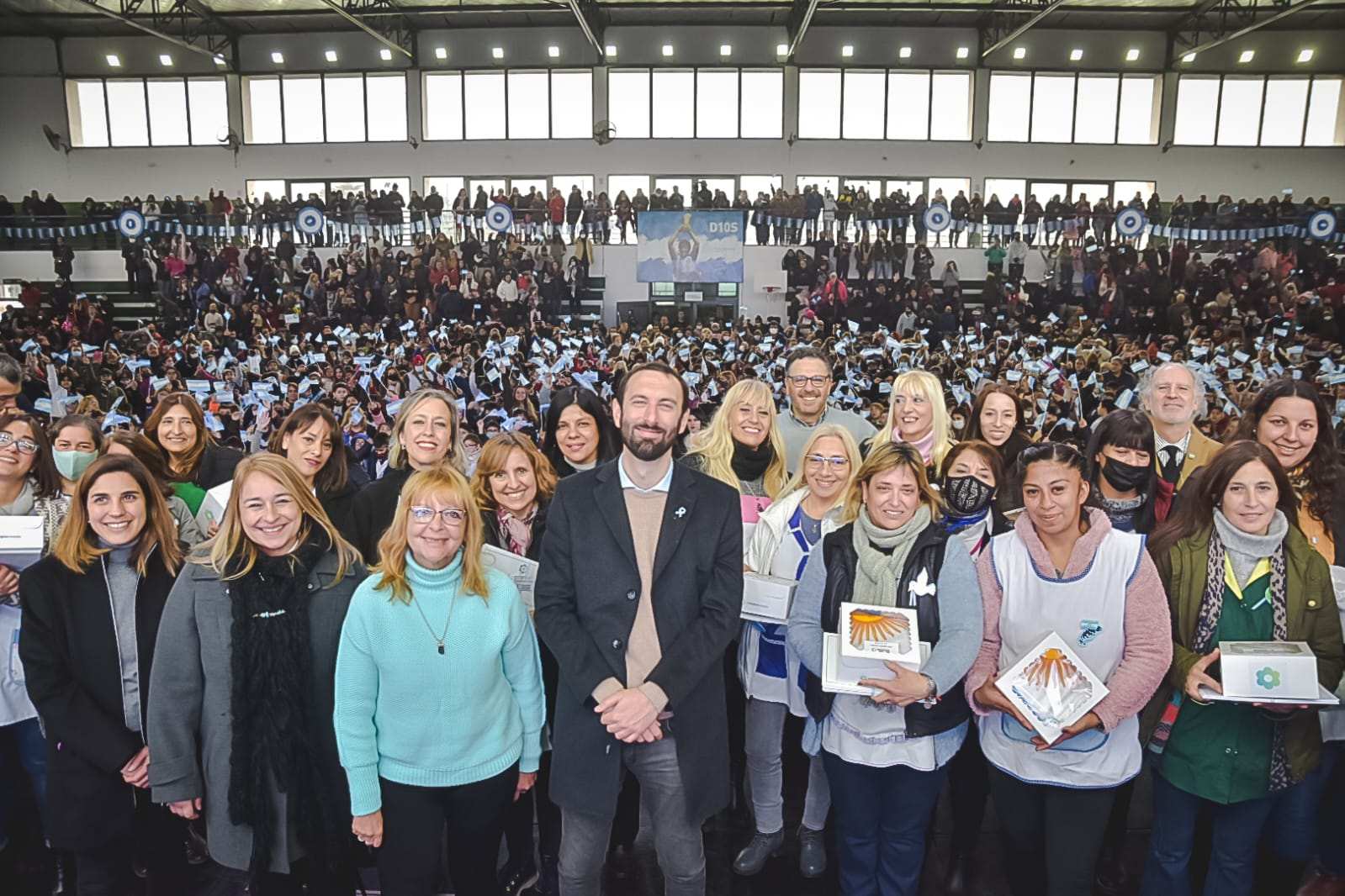 El intendente Selci tomó el juramento a la Bandera a alumnos de 4to Grado