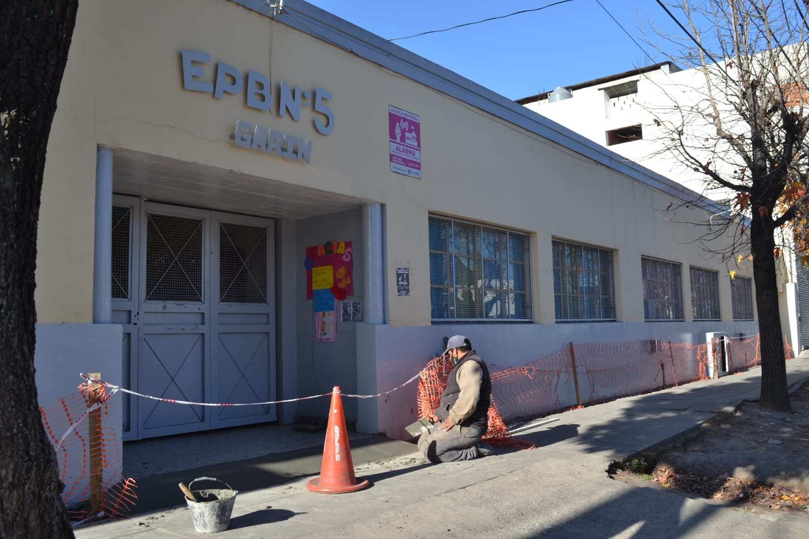Escobar, durante el fin de semana la Municipalidad supervisó los trabajos de colocación de calefactores y obras de provisión de Gas