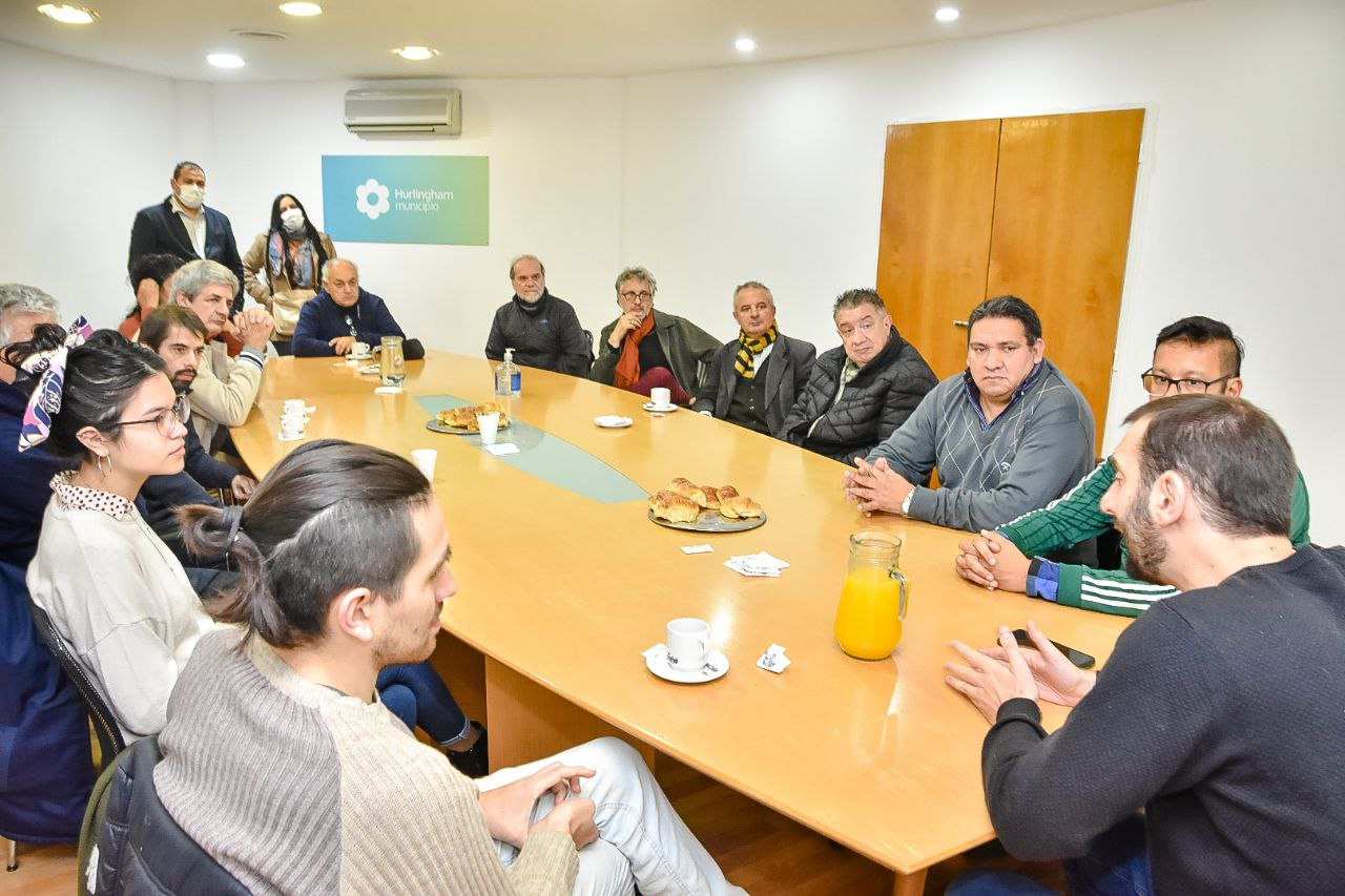 El Intendente Selci agasajó a los periodistas en su día