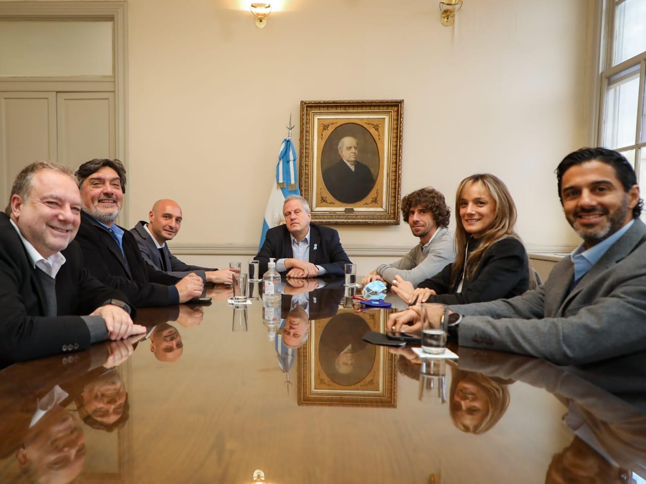 Malena Galmarini, Juan Andreotti y “Beto” Ramil se reunieron con el ministro Jaime Perczyk para avanzar en la oferta educativa de la Universidad del Delta