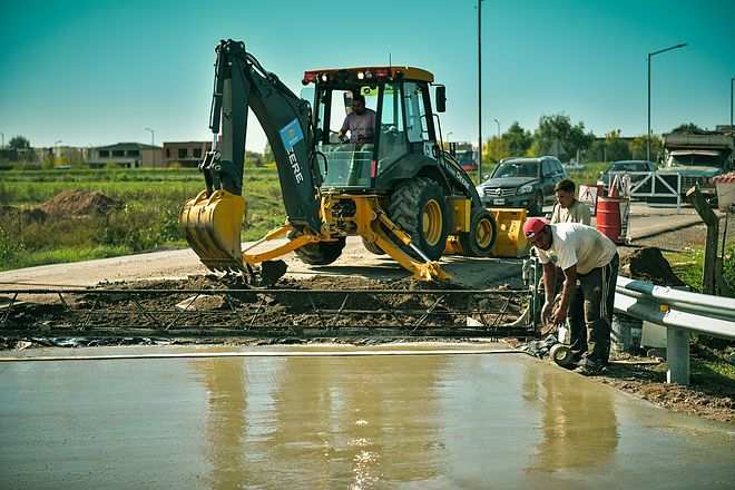 Escobar, avanzan las obras de pavimento y luz en las calles Libertad y 5 de Junio,  e instalan 53 nuevos puntos LED