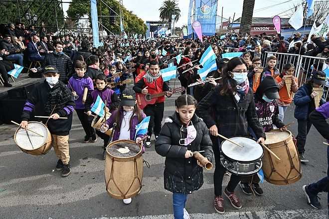 Más de 20 mil vecinos disfrutaron de los festejos por el aniversario de Garín y el Día de la Bandera