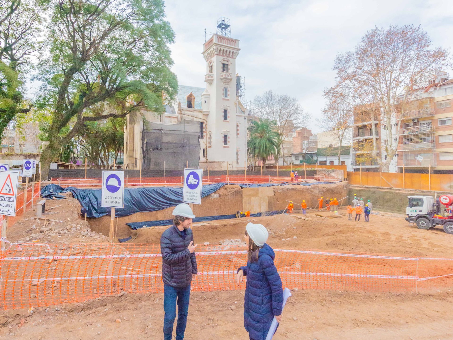 Juan Andreotti visitó el avance de la obra del Nuevo Teatro junto al Palacio Otamendi