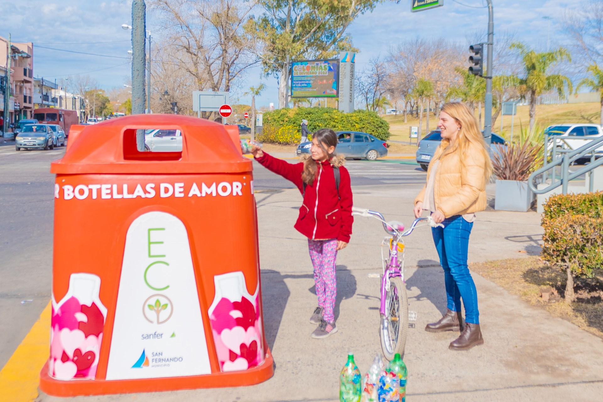 Instalaron 5 nuevas campanas para “Botellas de Amor” en San Fernando