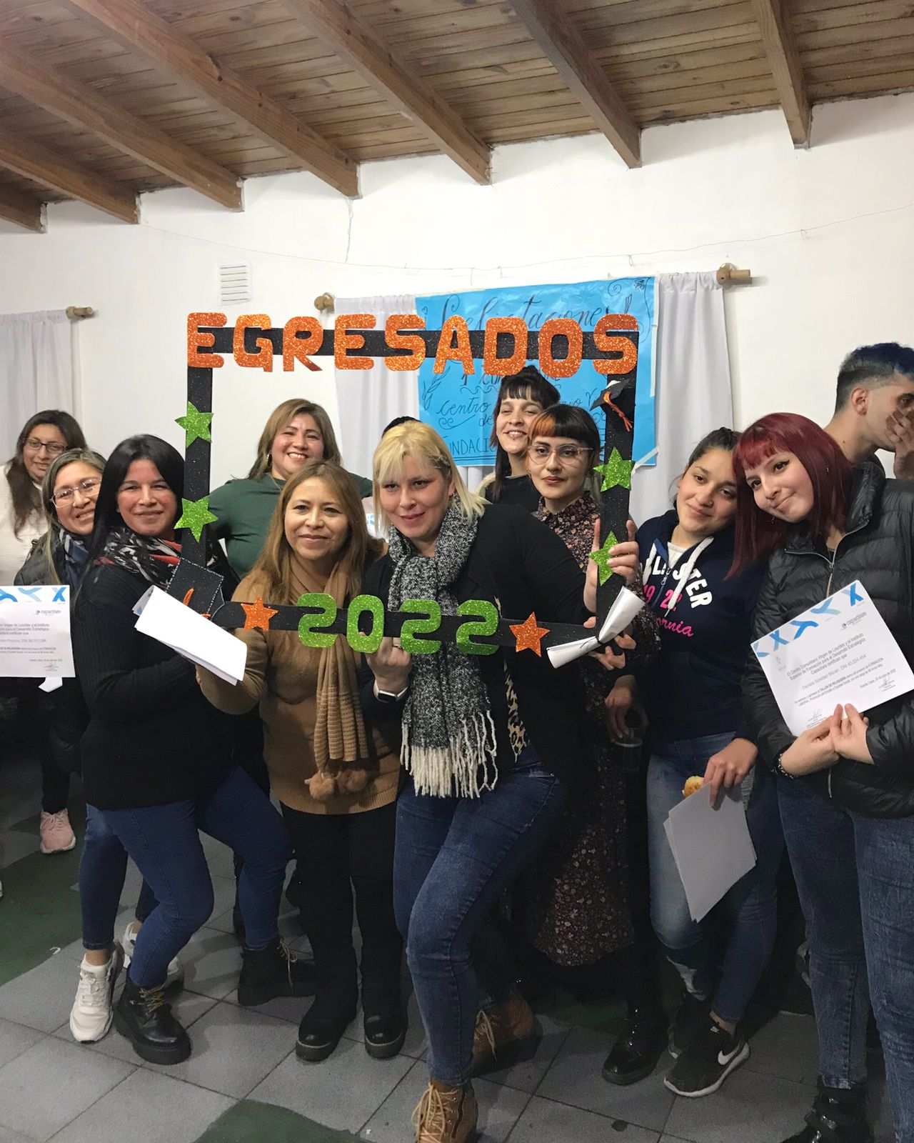 Emotivo acto de entrega de diplomas a egresad@s de capacitaciones realizadas en el Centro Comunitario Virgen de Lourdes , Olivos.