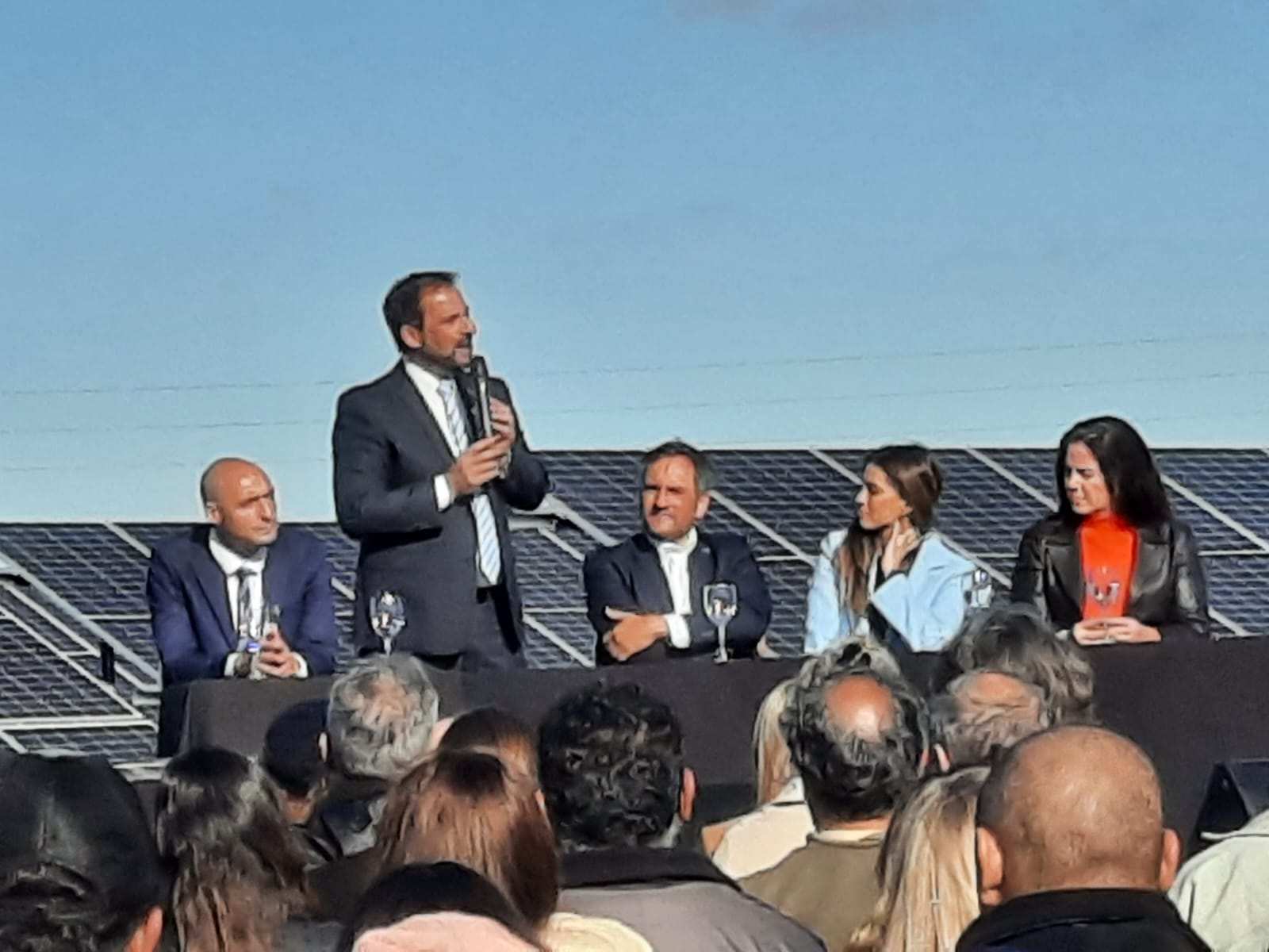 Energía limpia: Ariel Sujarchuk, Juan Cabandié y Beto Ramil inauguraron el primer parque solar de gestión municipal del país