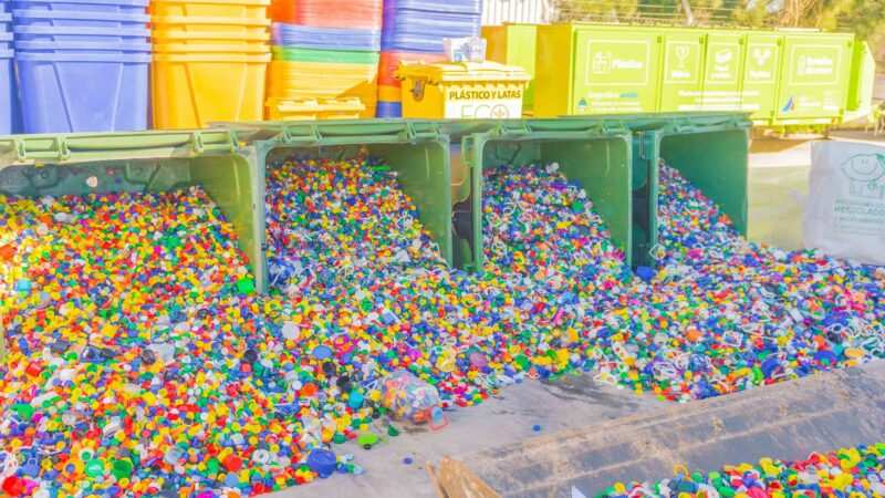 San Fernando recicló una gran cantidad de tapitas plásticas y papel para ayudar a la Fundación Garrahan