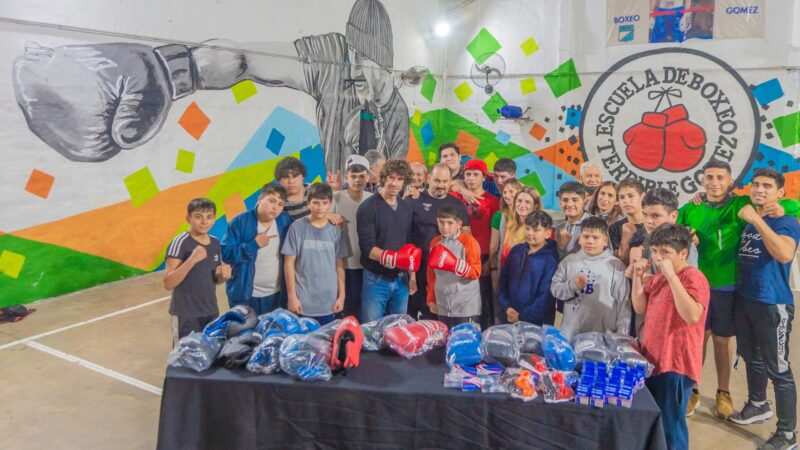 Juan Andreotti visitó la Sociedad de Fomento “La Unión”, renovada con ayuda de Municipio