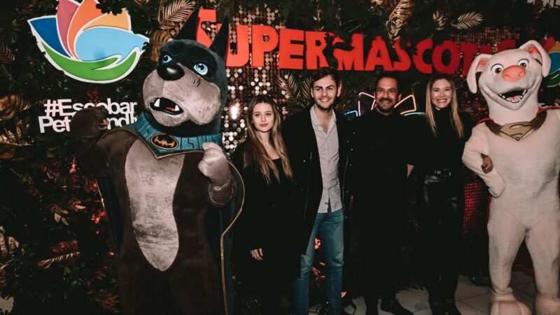 Escobar realizó en el Teatro Seminari la Primera Función de Cine Pet Friendly de Latinoamérica a Beneficio de los programas de Zoonosis