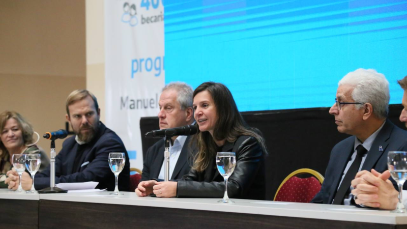 Raverta y Perczyk anunciaron que más de 40.000 Becarias y Becarios podrán hacer Cursos Gratis en Idiomas Extranjeros
