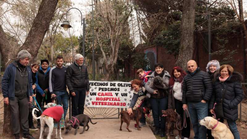 Se Viene el Canil en la Plaza de los Inmigrantes, en Olivos