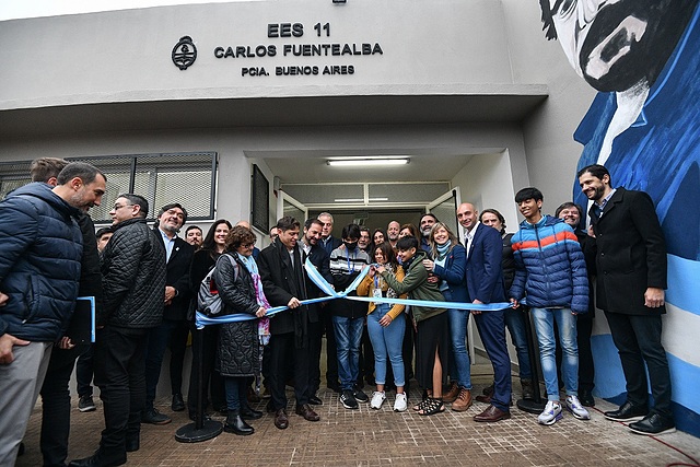 Ariel Sujarchuk, Axel Kicillof y Beto Ramil inauguraron la ampliación de la escuela secundaria Carlos Fuentealba