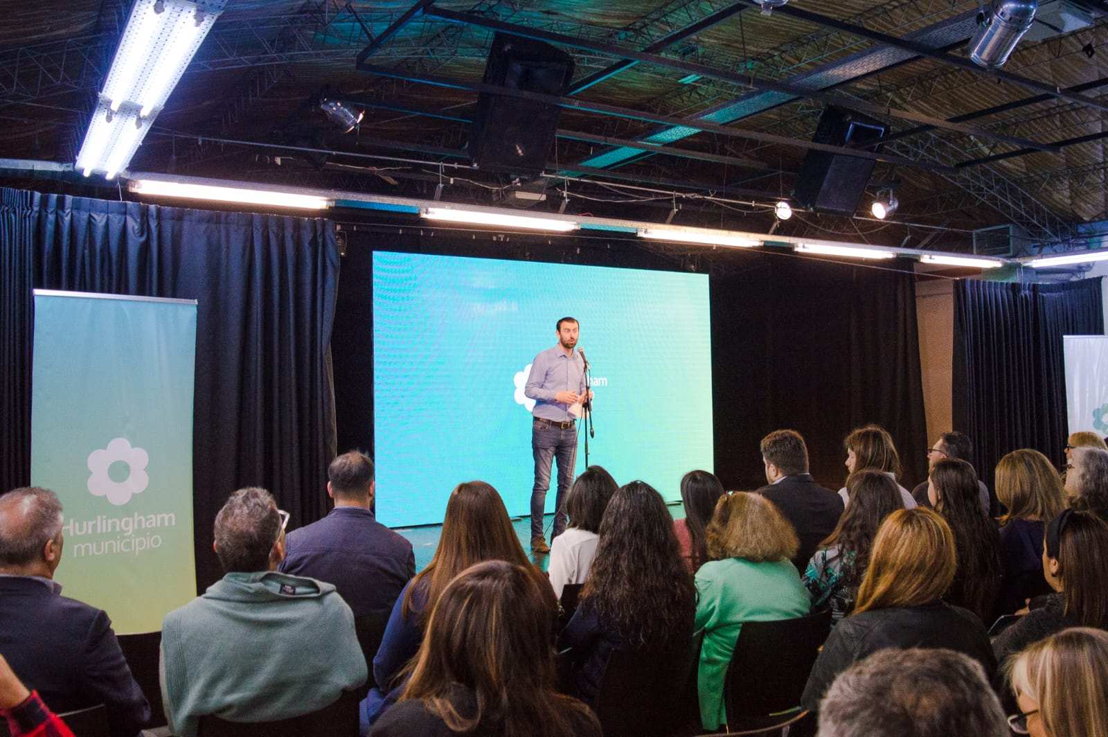 El intendente de Hurlingham presentó 4 nuevos programa educativos para escuelas del distrito