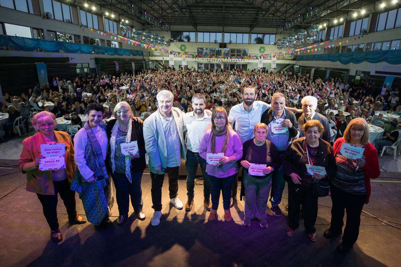 Martín Rodríguez y Damián Selci encabezaron festejo con 3 mil adultos mayores, por el Día del Jubilado