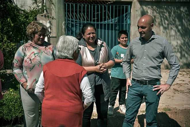 Más obras: la Municipalidad avanza con distintos trabajos de pavimentación de calles y construcción de veredas en Garín y Maquinista Savio