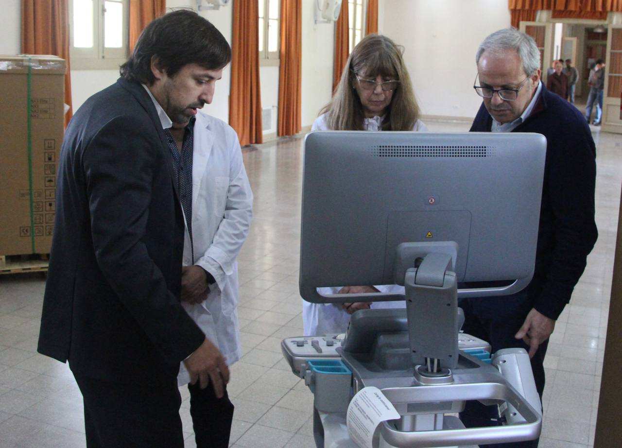 La Provincia hace entrega de ecocardiógrafos de alta complejidad a 25 hospitales bonaerenses
