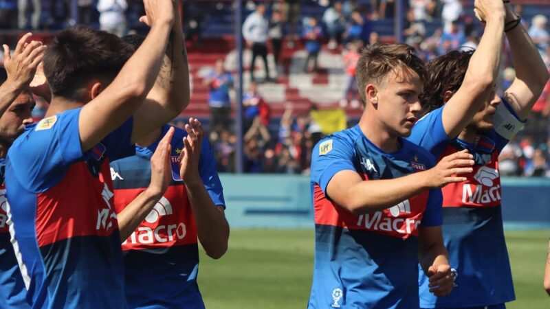Con dos de Armoa, Tigre se hizo fuerte en Victoria y le ganó 2 a 1 a Independiente