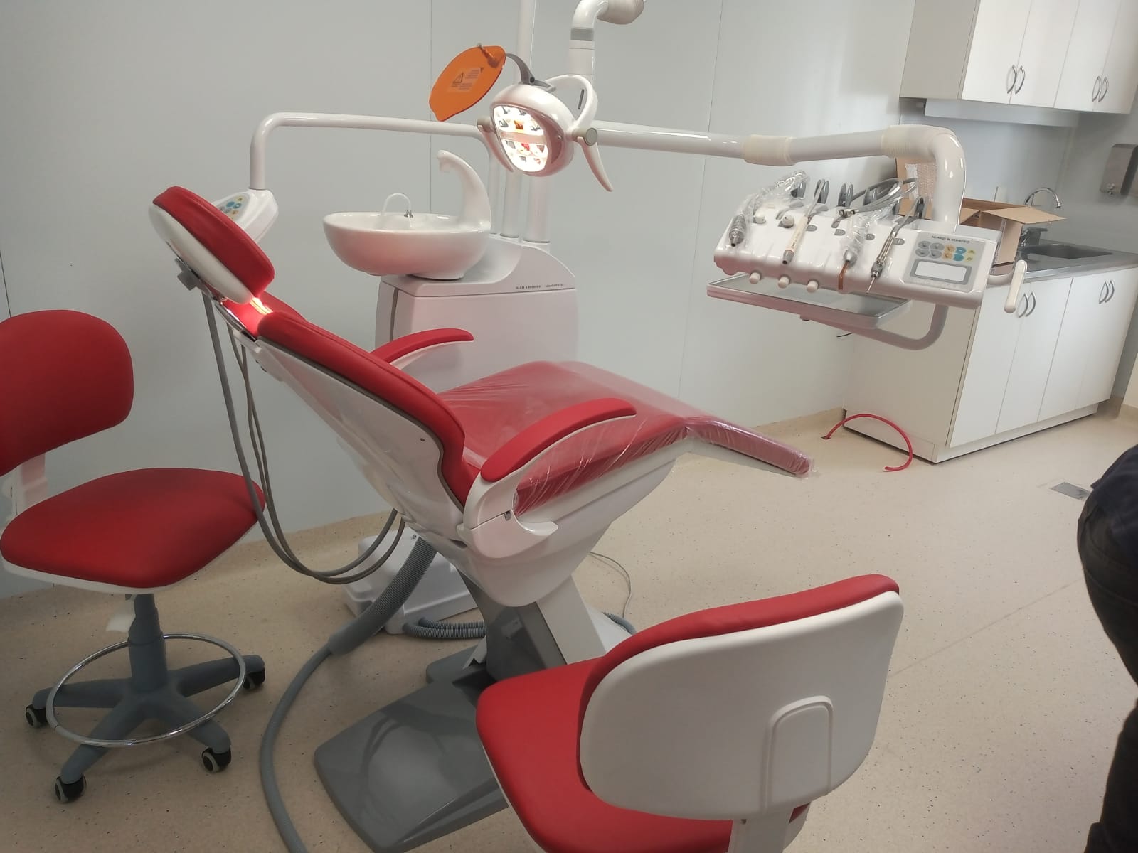 Se instaló un Sillón Odontológico en el Hospital de los Cardeles