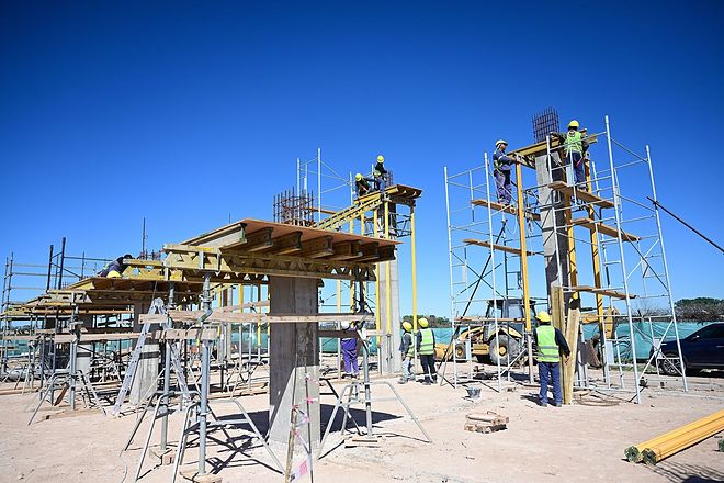 En la localidad de Matéu, empezó la obra del Centro Cívico mientras avanza la construcción del microestadio ,