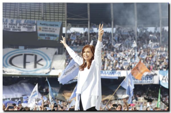 Cristina Fernández pidió construir un “consenso económico” para afrontar los “graves problemas” del país