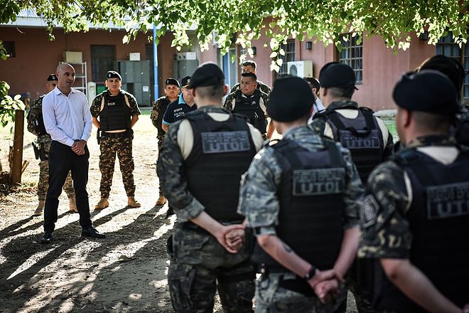 Tras las gestiones realizadas por Ariel Sujarchuk, en menos de 24 horas llegaron a Escobar fuerzas especiales de la policía Bonaerense para reforzar los operativos de seguridad