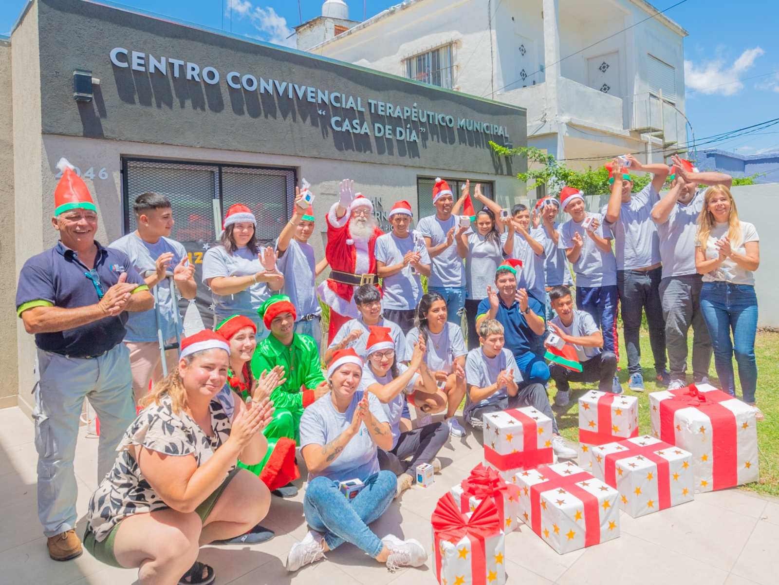 Con Papá Noel, la “Casa de Día” para jóvenes de San Fernando tuvo su encuentro de fin de año