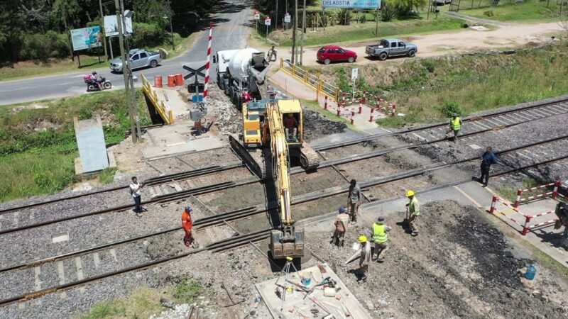 Trenes Argentinos comenzó la renovación integral del Paso a Nivel La Bota, en Benavidez