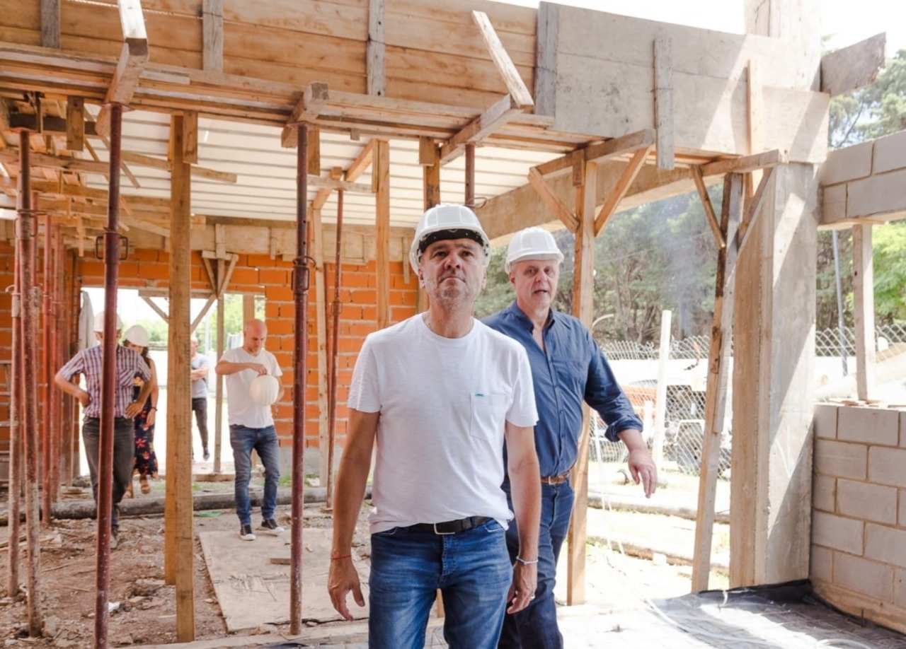 Zabaleta supervisó el avance de las obras del Polideportivo de Tesei