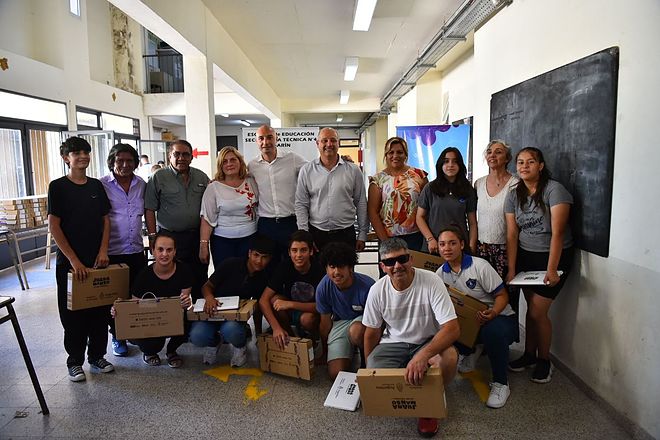 Conectar Igualdad: se entregaron 198 netbooks a estudiantes de la Escuela Técnica N°4 de Garín