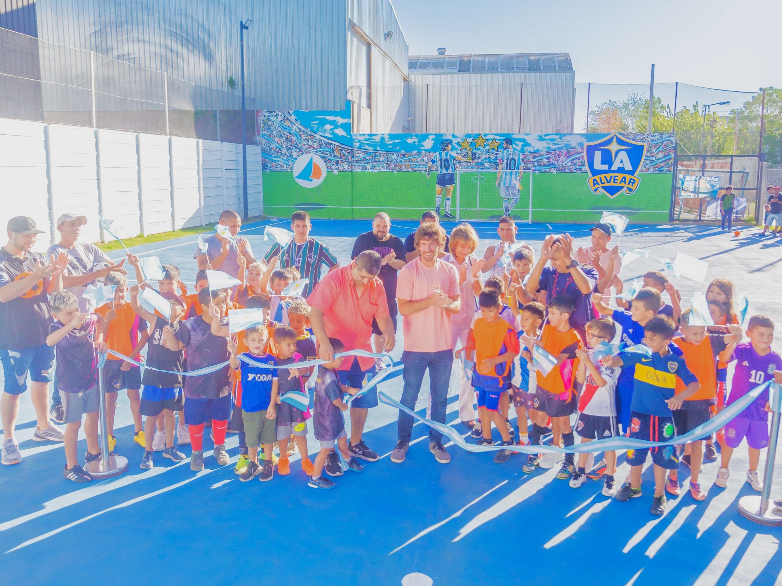 Juan Andreotti inauguró la renovación del club “La Alvear Fútbol”