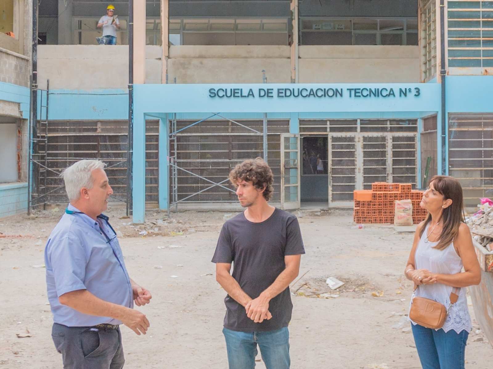 Juan Andreotti recorrió la obra de renovación de la Escuela Técnica N°3