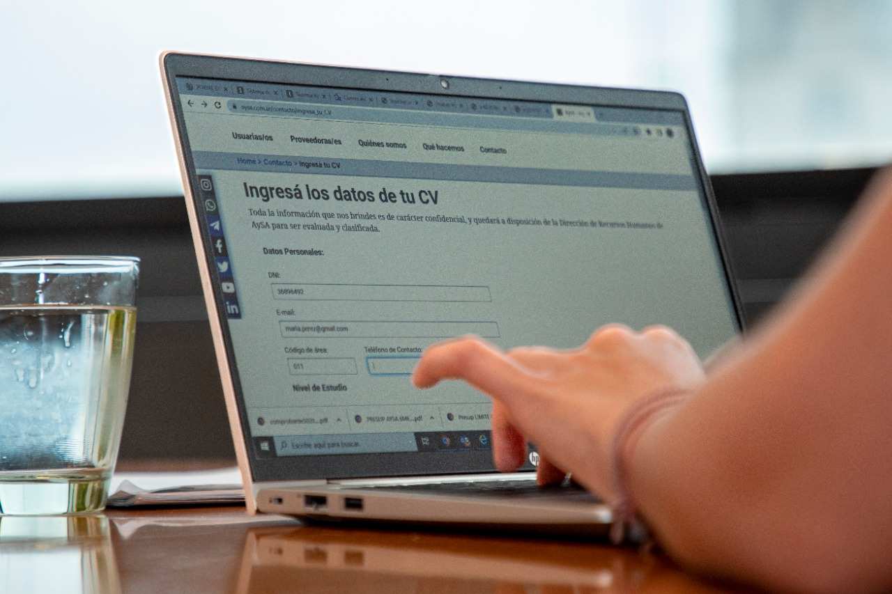 AySA implementa el CV ciego para la selección de personal sin sesgos de género