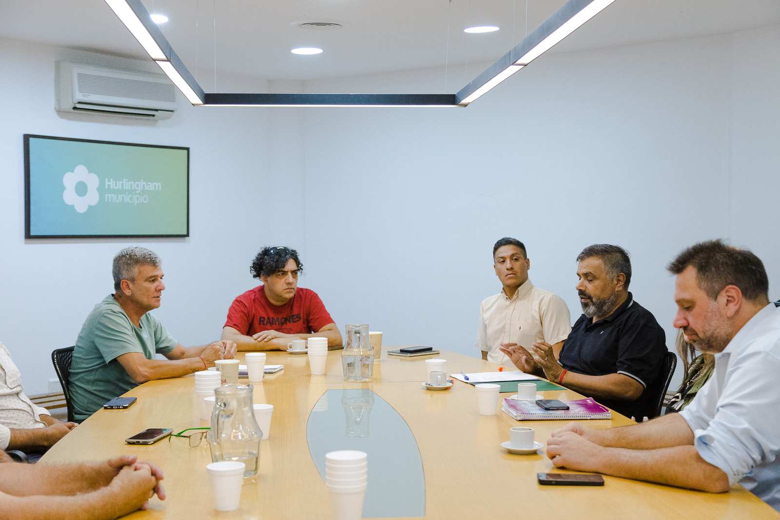 Zabaleta encabezó una reunión de trabajo con los gremios municipales de Hurlingham