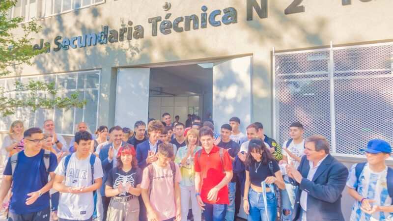Juan Andreotti inauguró la renovación de Talleres de la Escuela Técnica N°2