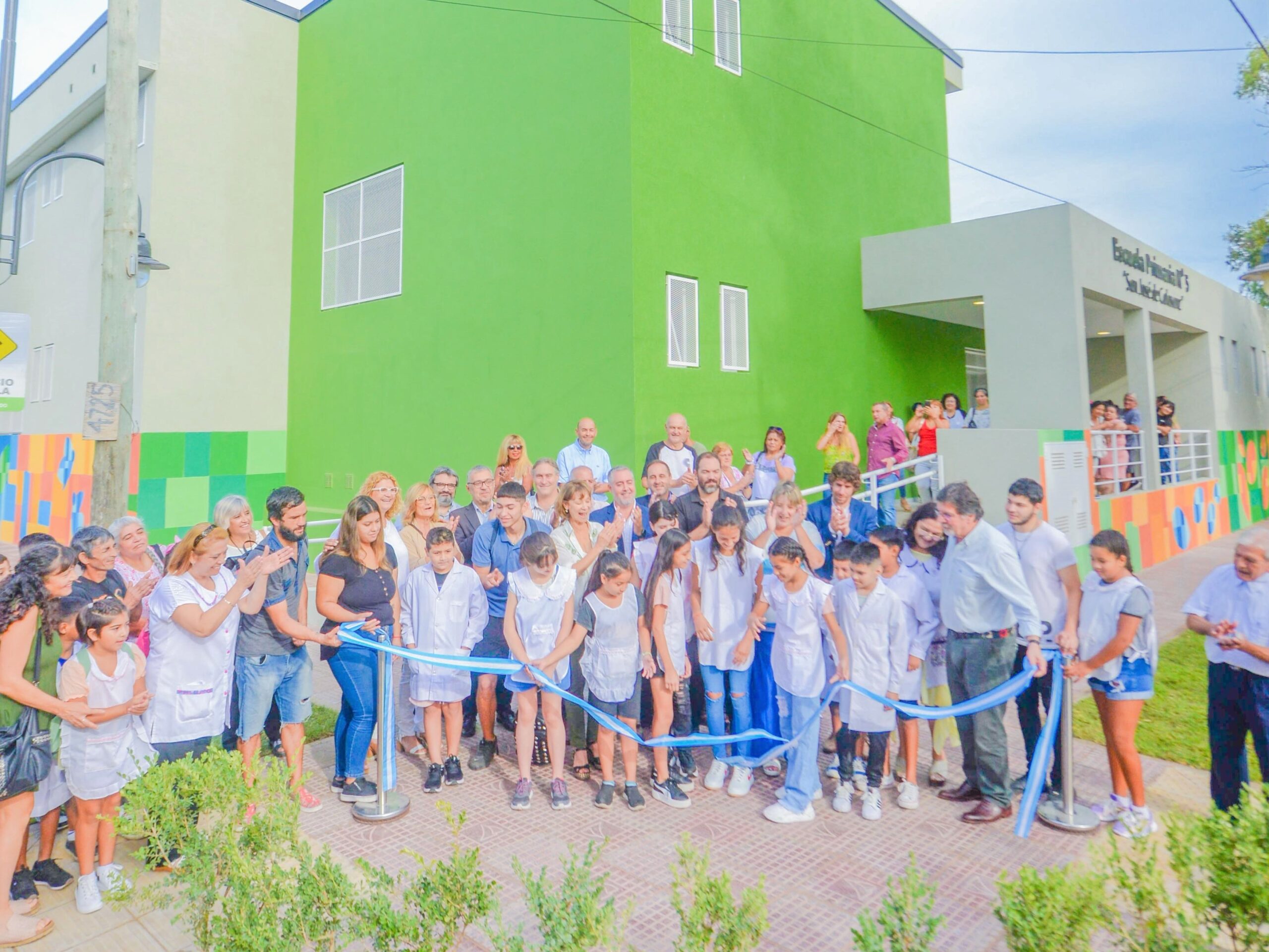 Andreotti y Sileoni inauguraron el nuevo edificio de las Escuelas Primaria N°5 y Secundaria N°19