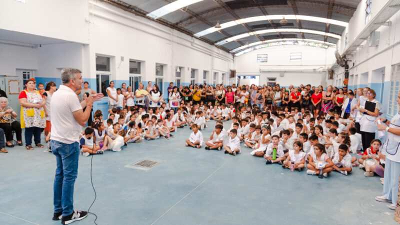 Juan Zabaleta participó del inicio de clases e inauguró obras en histórica escuela de Hurlingham  
