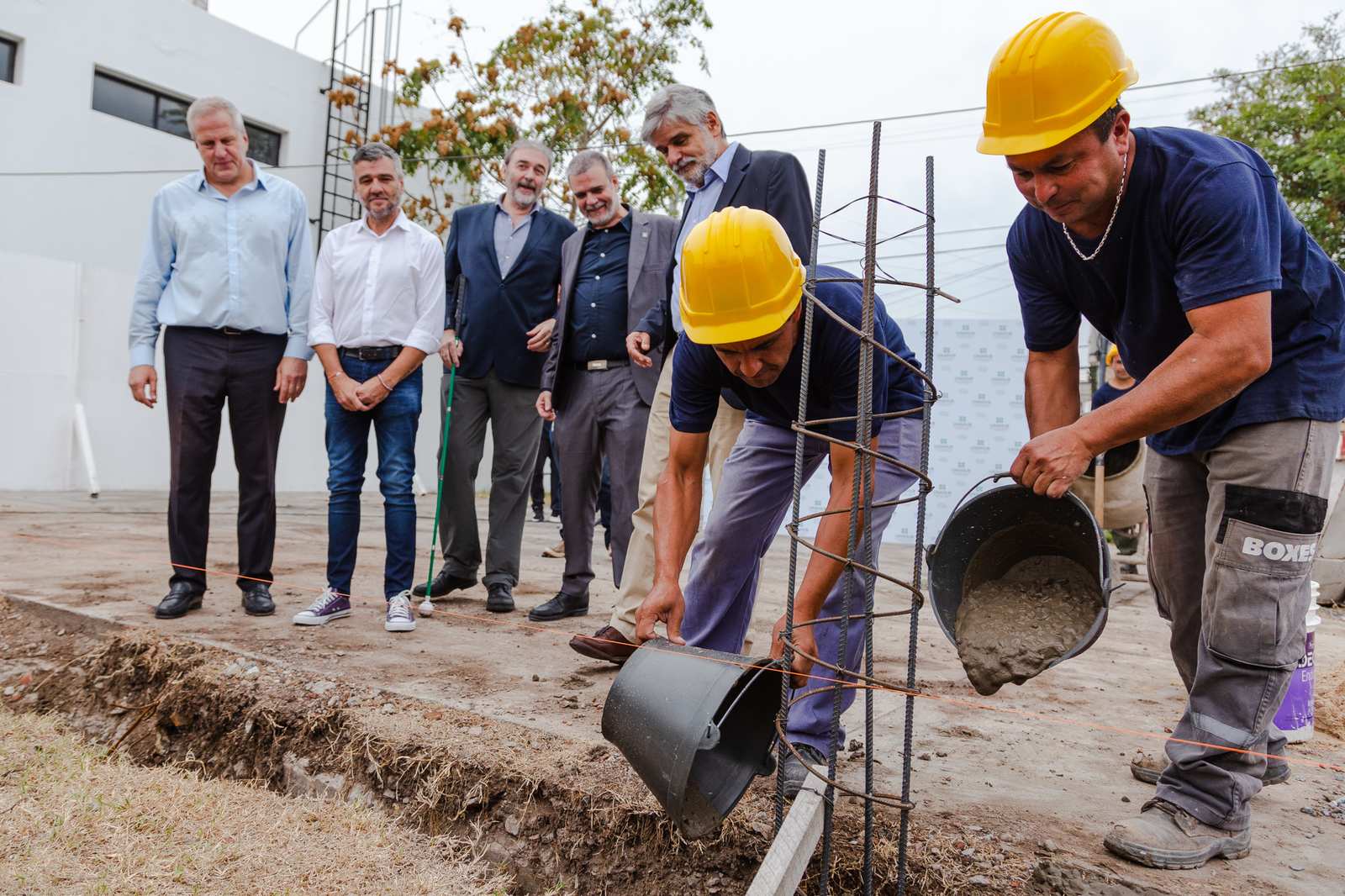 Zabaleta, Percyzk y Filmus dieron inicio a la obra de un nuevo edificio de laboratorios en la UNAHUR
