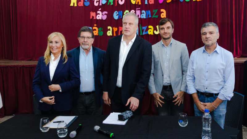 Zabaleta y Perczyk firmaron un convenio para ampliar la jornada en escuelas primarias