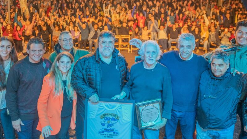 Con un show de Nito Mestre, San Fernando homenajeó a los Héroes de Malvinas