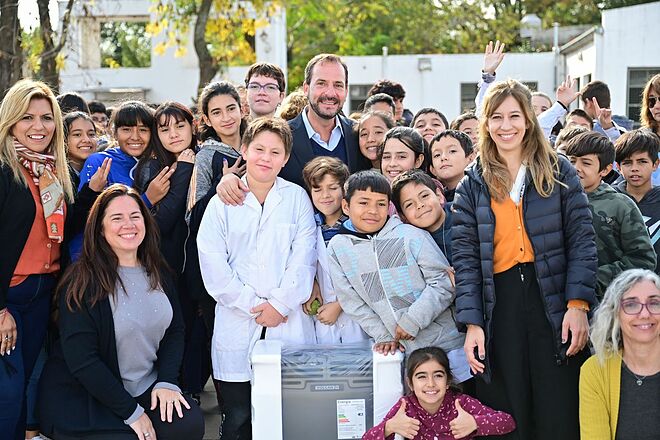 La Municipalidad de Escobar entregó 95 calefactores 23 escuelas y jardines de infantes del distrito